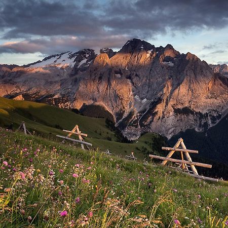 Hotel Rifugio Sass Bece Canazei Exterior foto